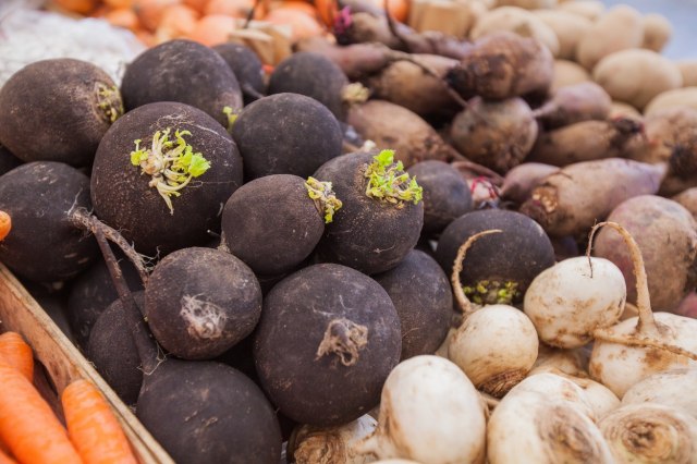 Crna rotkva pomaže kod kašlja, čisti jetru, bubrege...